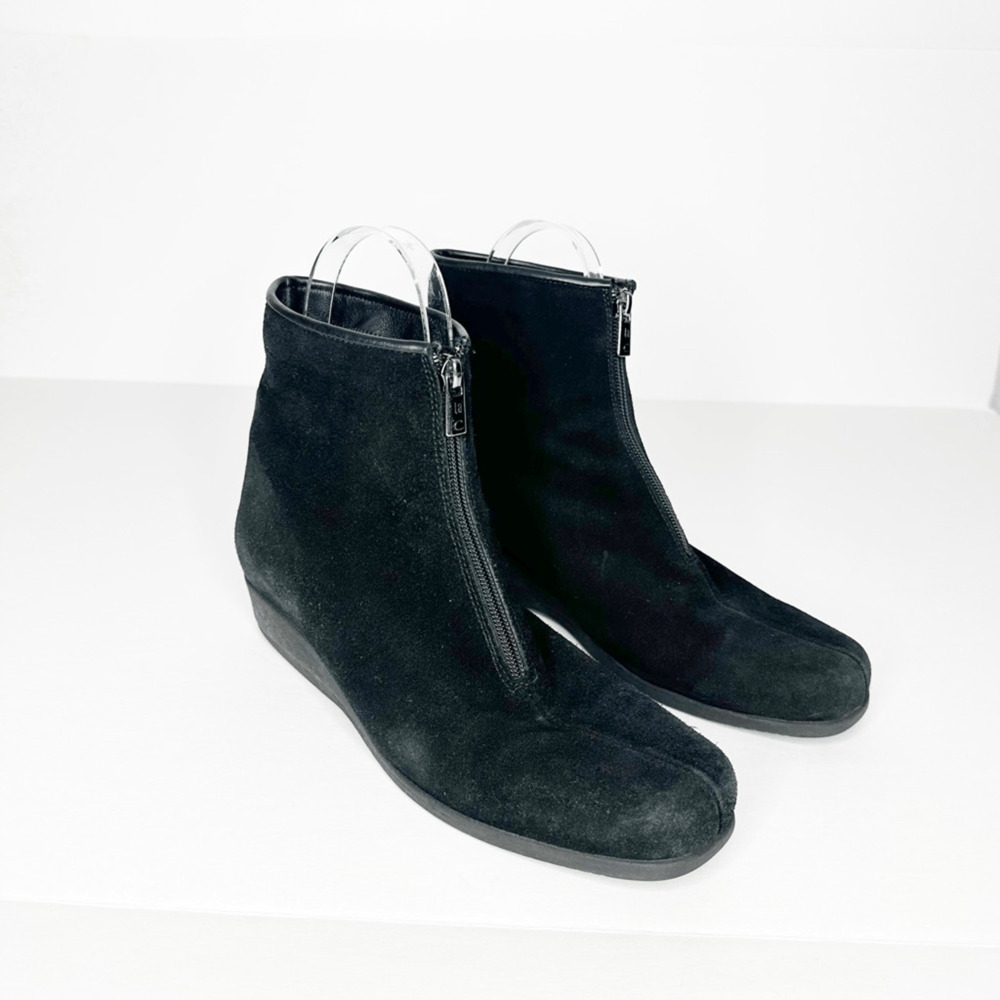 LA CANAIENNE Tiana Suede Booties Black Zip front wedge boots women's US 9.5